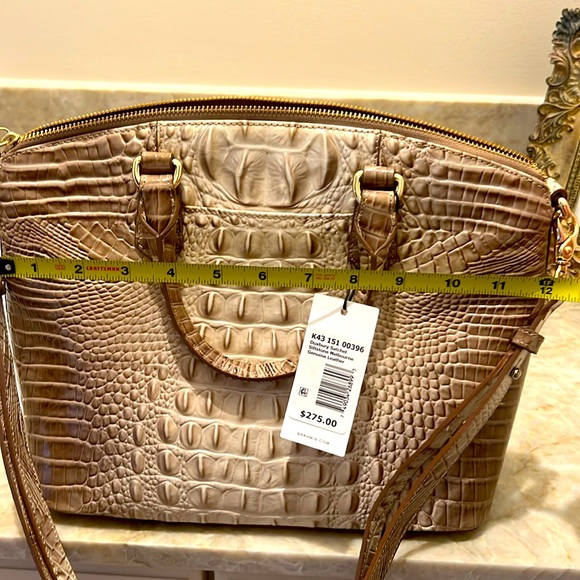 Brahmin purse
9 1/2 by 12 - Picture 9 of 10